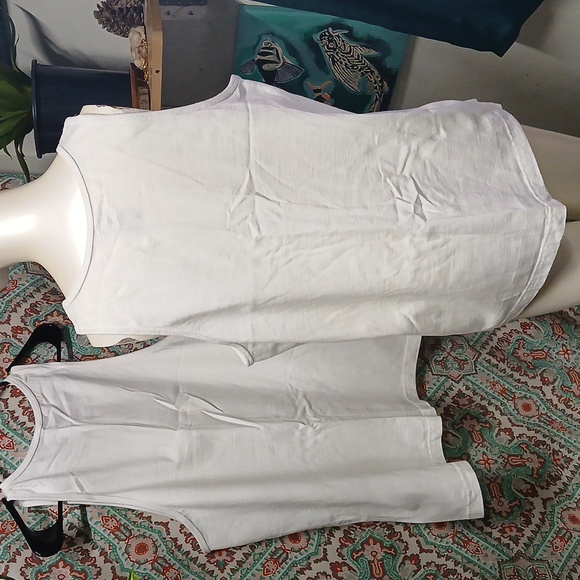 Set of 2 Cheetah White Cotton Tank Tops, Size M - Picture 3 of 9